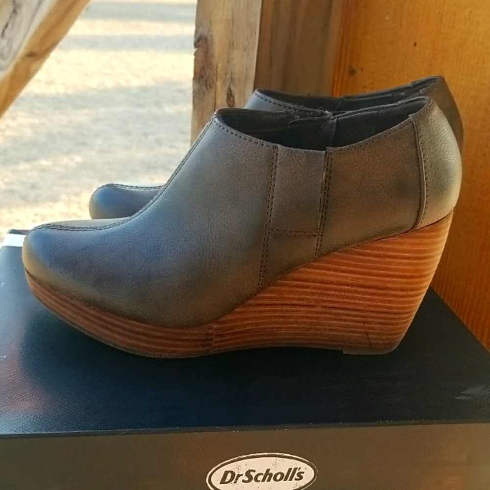 dr scholl's conquer wedge booties